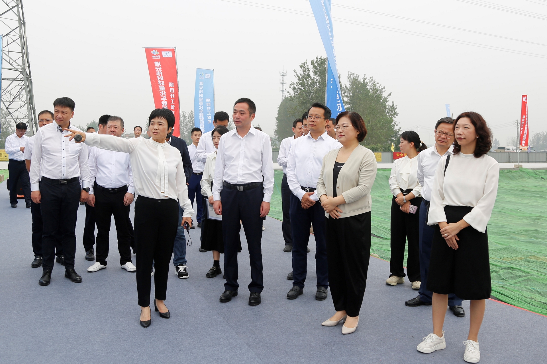 淮安利来国际轻量化车载新型显示组件项目开工建设3.JPG